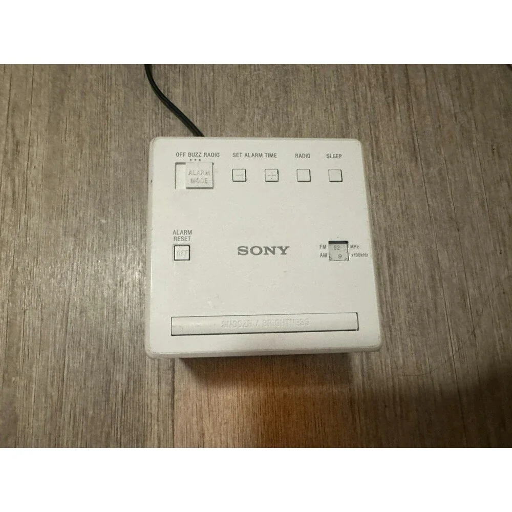 Sony White Cube Alarm Clock (ICF-C1) AM/FM Radio LCD Digital Display TESTED